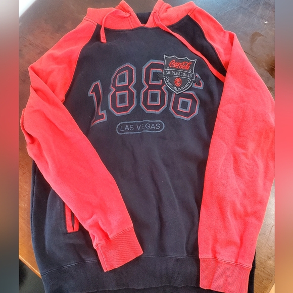Coca Cola Red and Black Sweater 1886 Las Vegas - Picture 1 of 3